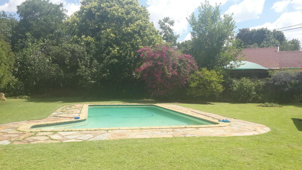 Northcliff Bed And Breakfast Randburg ภายนอก รูปภาพ